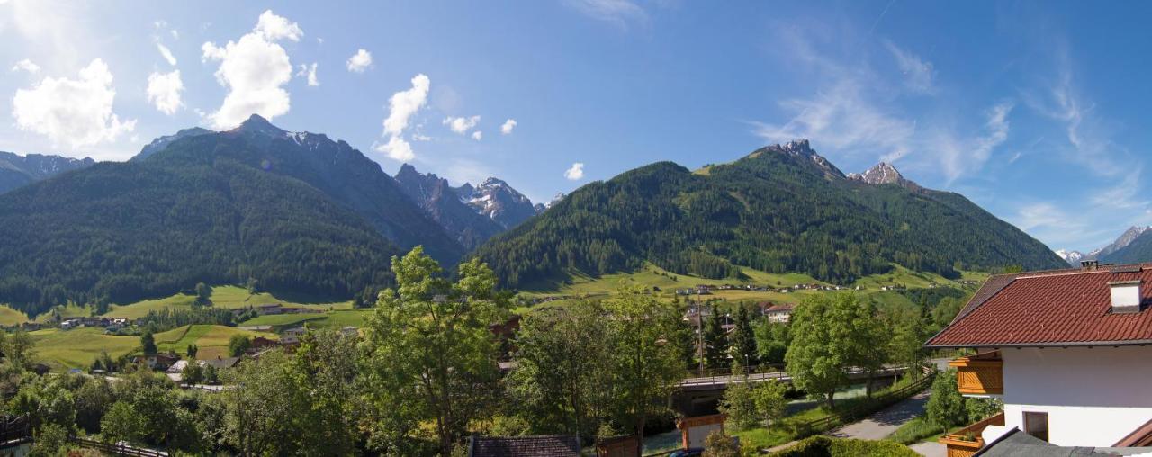 Pension Tina Neustift im Stubaital Exterior foto