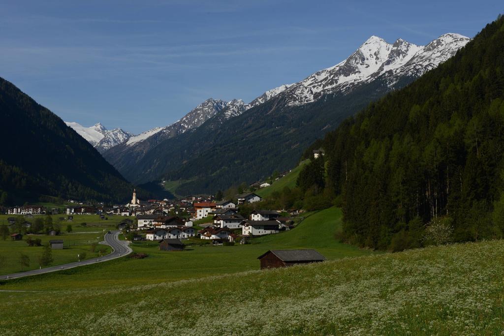 Pension Tina Neustift im Stubaital Exterior foto