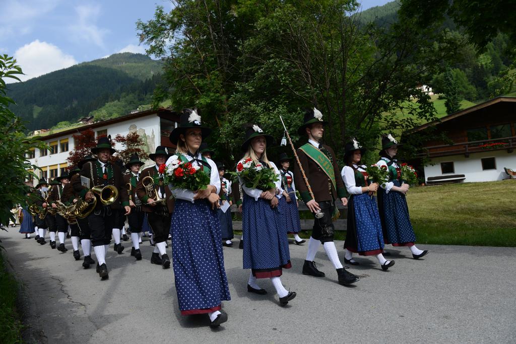 Pension Tina Neustift im Stubaital Exterior foto